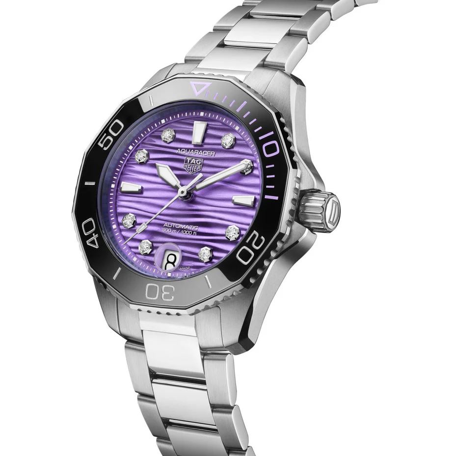 tghr Aquaracer Professional 300 Date